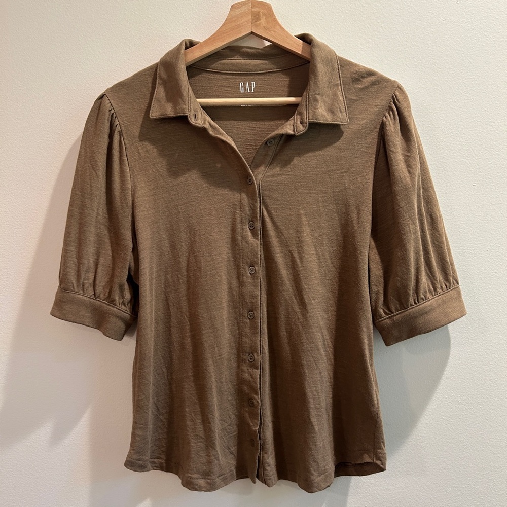 GAP Brown Button Down Short Sleeve Shirt with Feminine Details Size Medium
